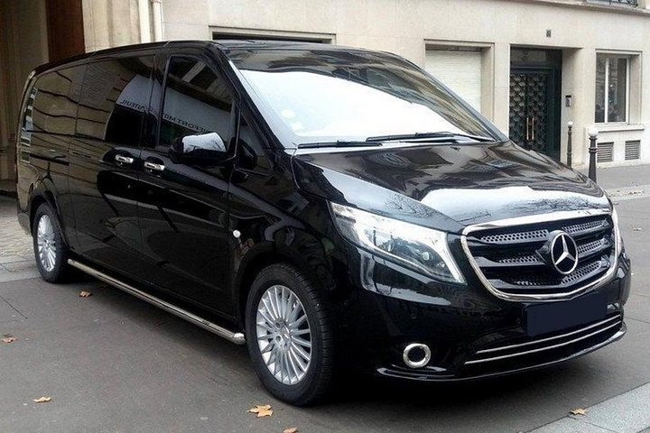 Airport Private Transfers in Luxury Van